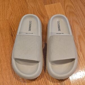 Cushionaire Beige Slide Sandals